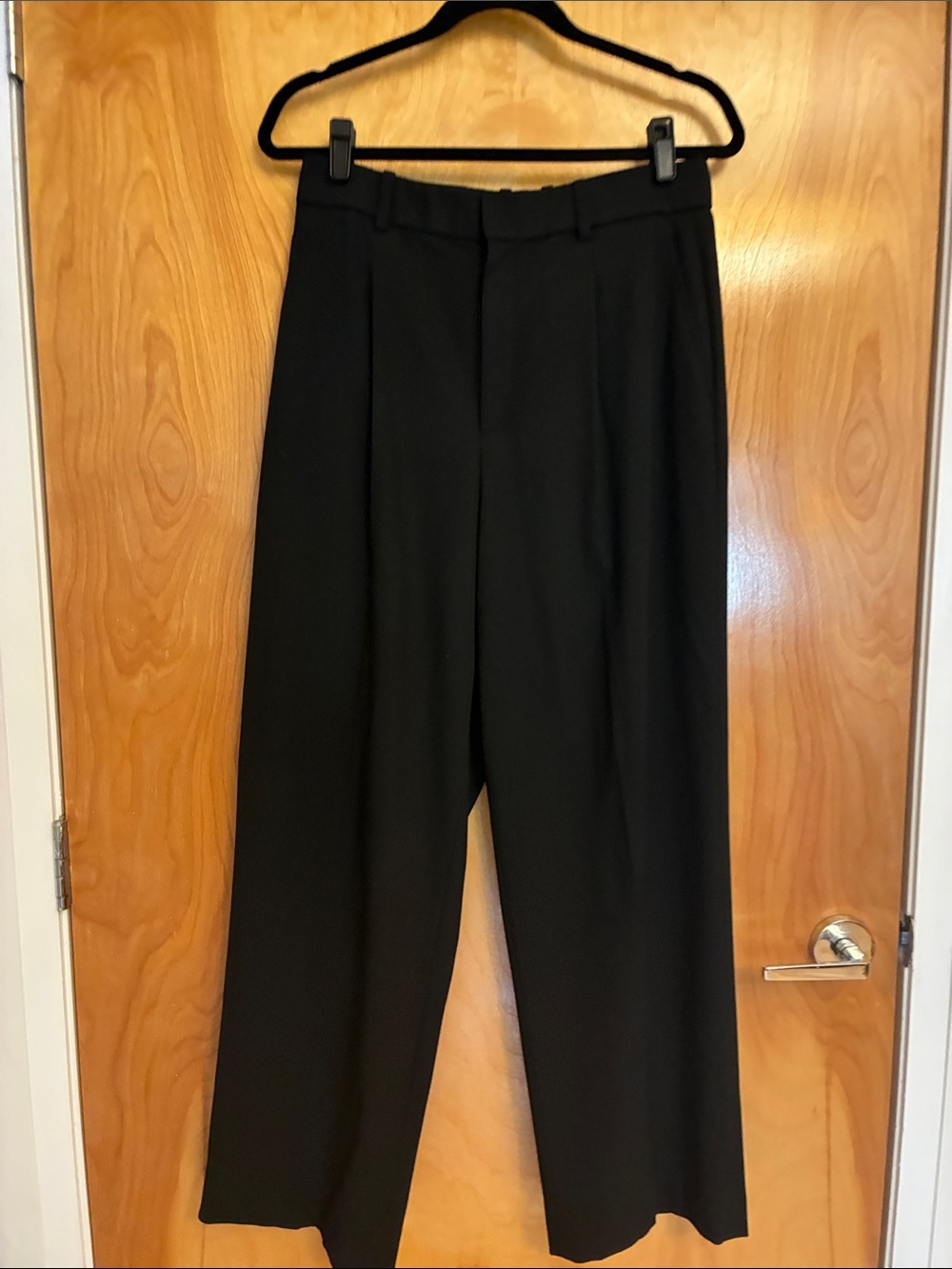 Uniqlo Women’s Black Wide-Leg Trouser Dress Pants